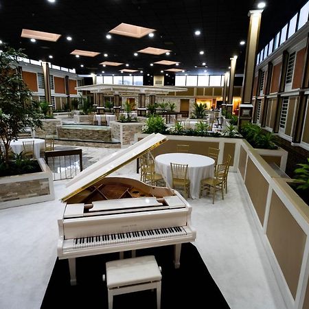 Lebossier Hotel Боузър Сити Екстериор снимка