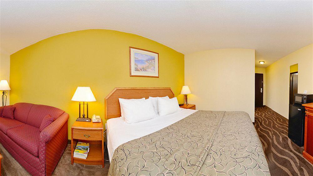 Lebossier Hotel Боузър Сити Екстериор снимка