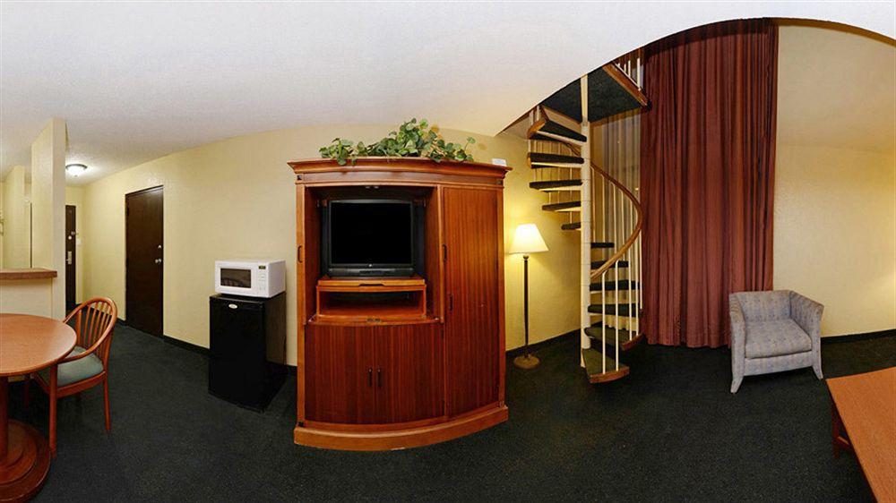 Lebossier Hotel Боузър Сити Екстериор снимка
