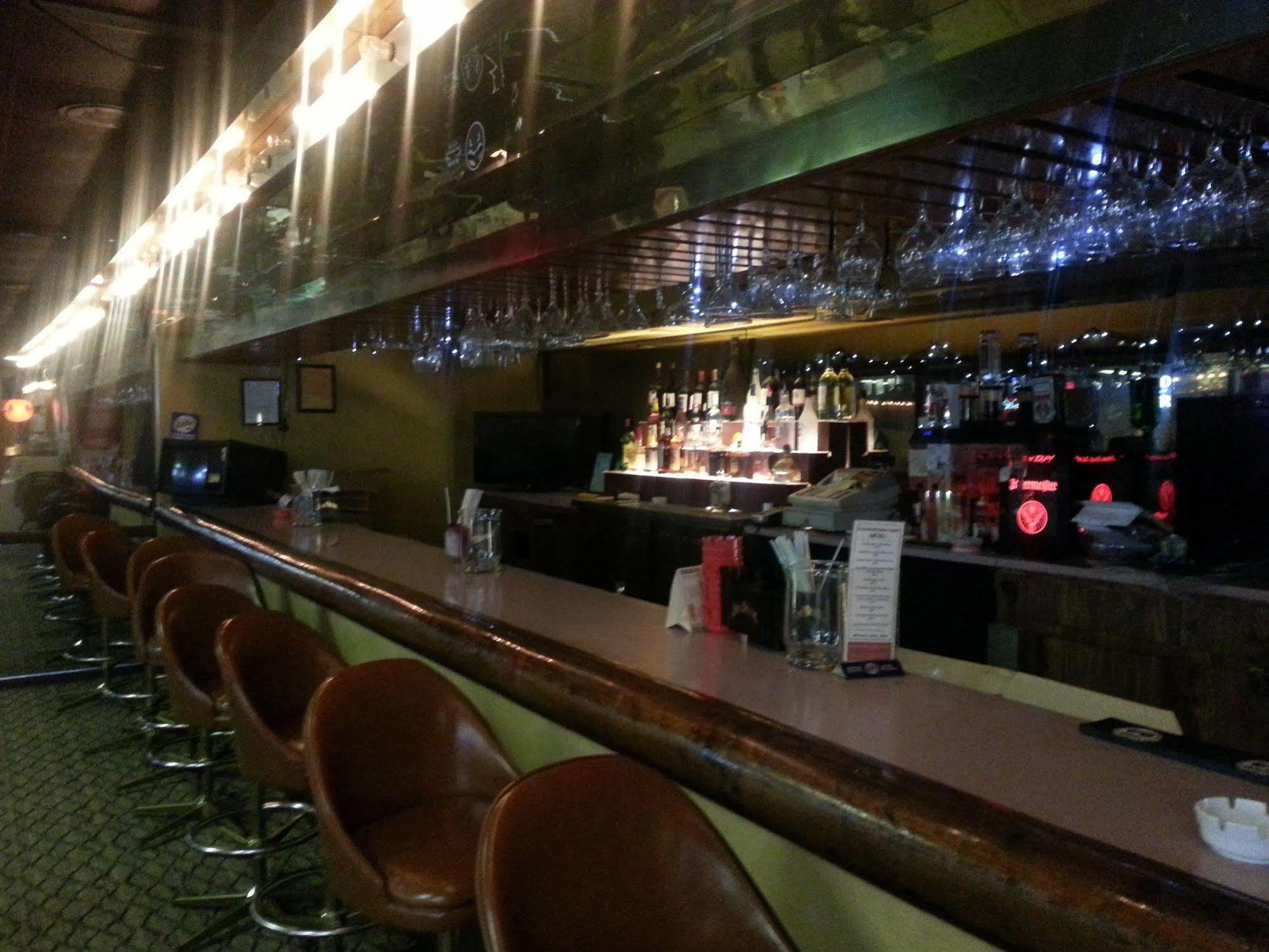 Lebossier Hotel Боузър Сити Екстериор снимка