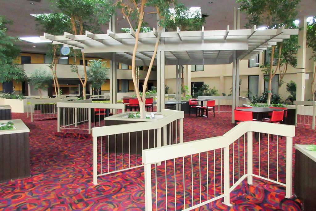 Lebossier Hotel Боузър Сити Ресторант снимка