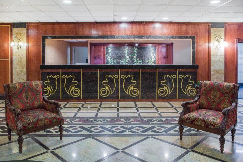 Lebossier Hotel Боузър Сити Екстериор снимка