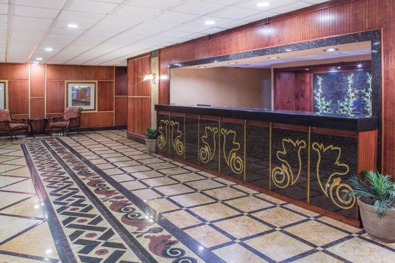 Lebossier Hotel Боузър Сити Екстериор снимка