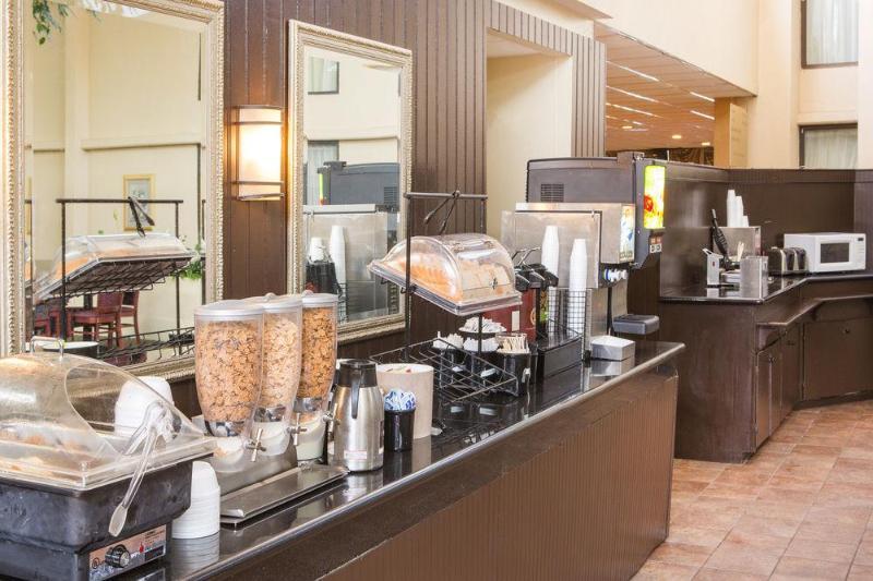 Lebossier Hotel Боузър Сити Екстериор снимка