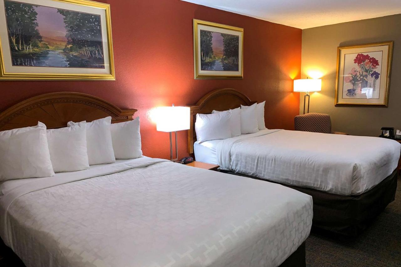 Lebossier Hotel Боузър Сити Екстериор снимка