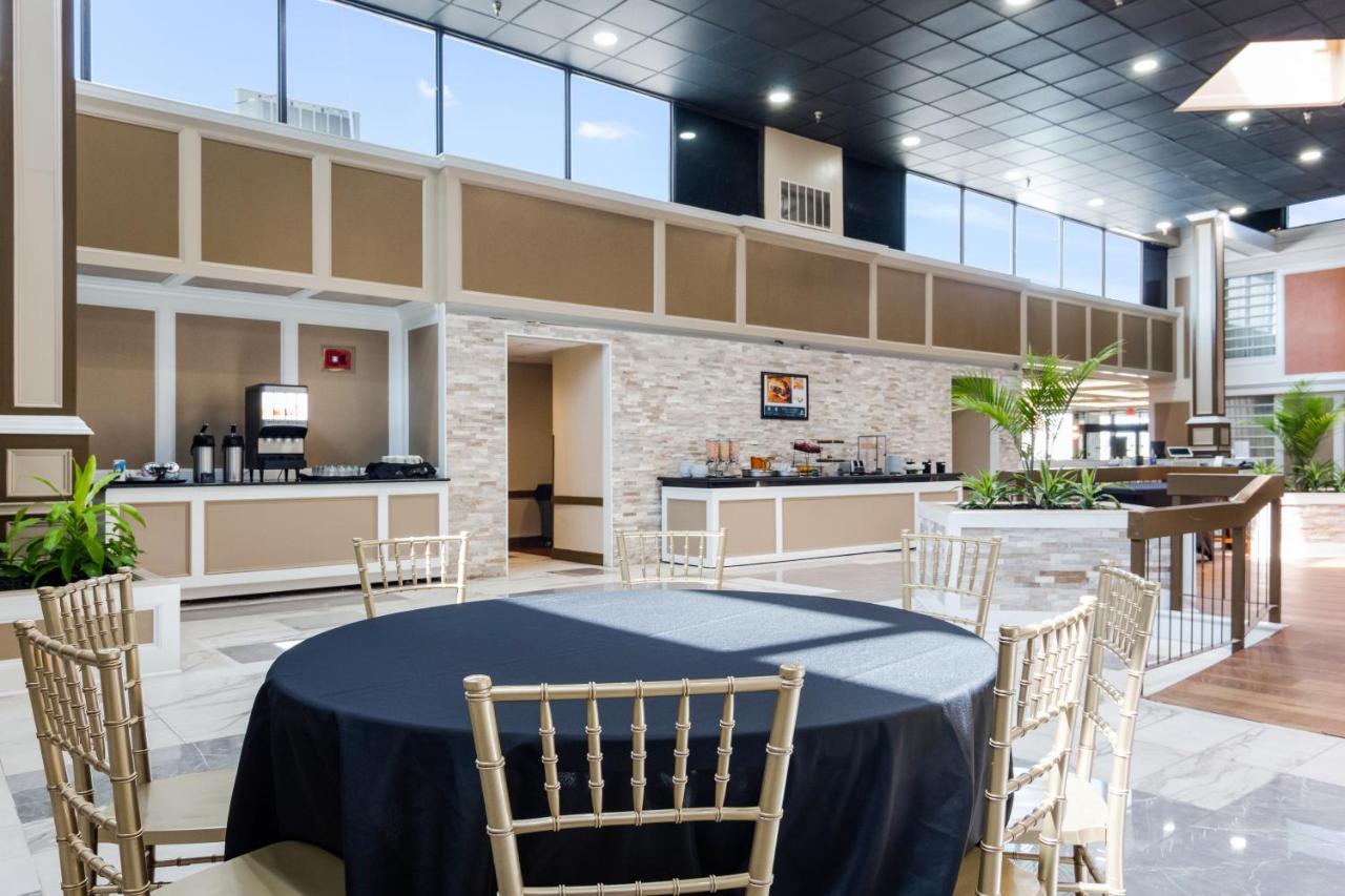 Lebossier Hotel Боузър Сити Екстериор снимка